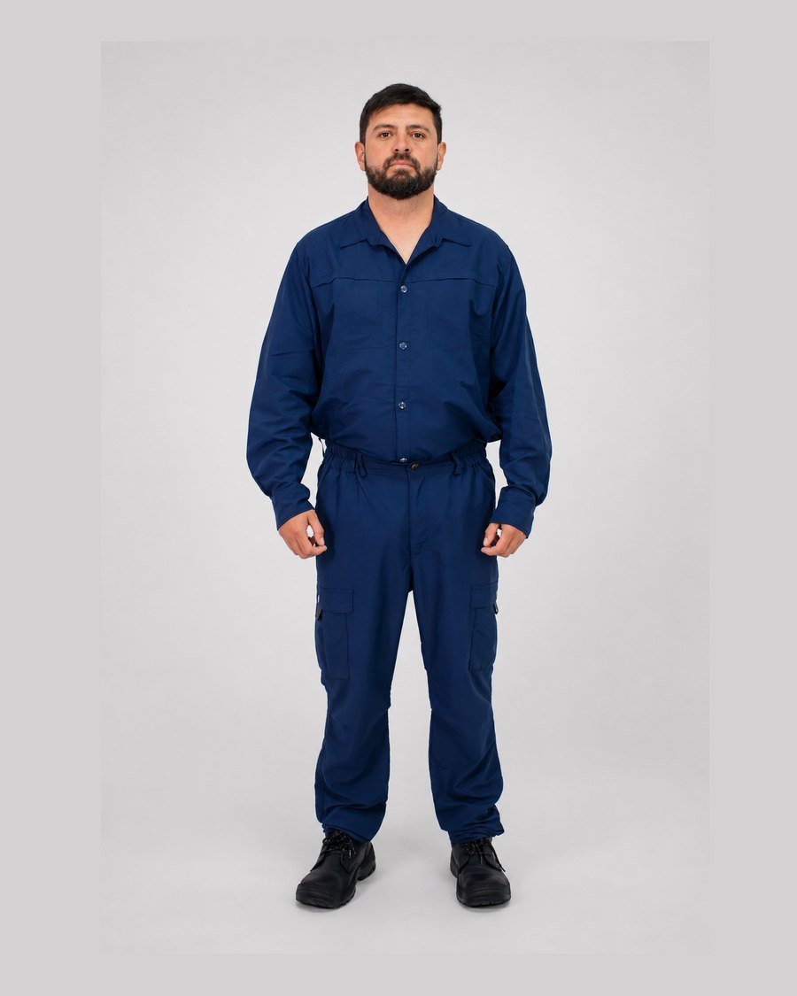 Camisa y pantalón cargo de Big North